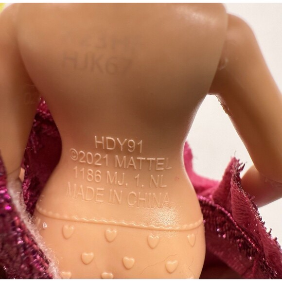 2021 BARBIE EXTRA MINI QUEEN 6” DOLL MATTEL (HDY91) W/GOLD CROWN - Picture 8 of 10